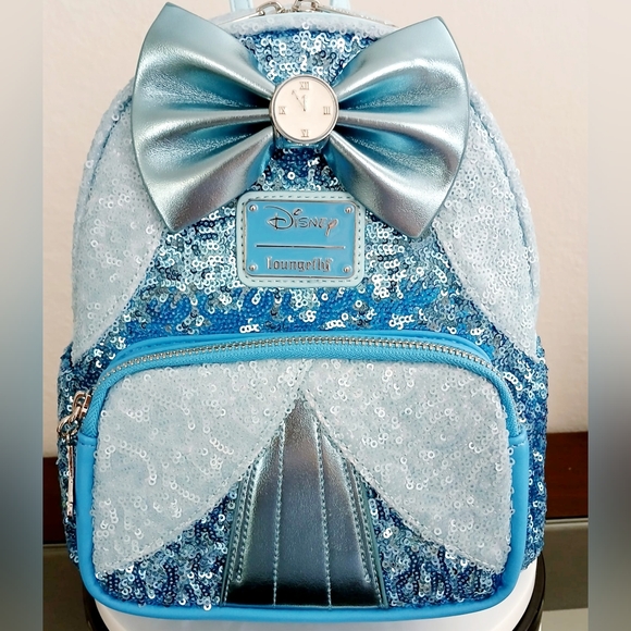 Disney Loungefly Cinderella Sequin Backpack - Picture 3 of 6